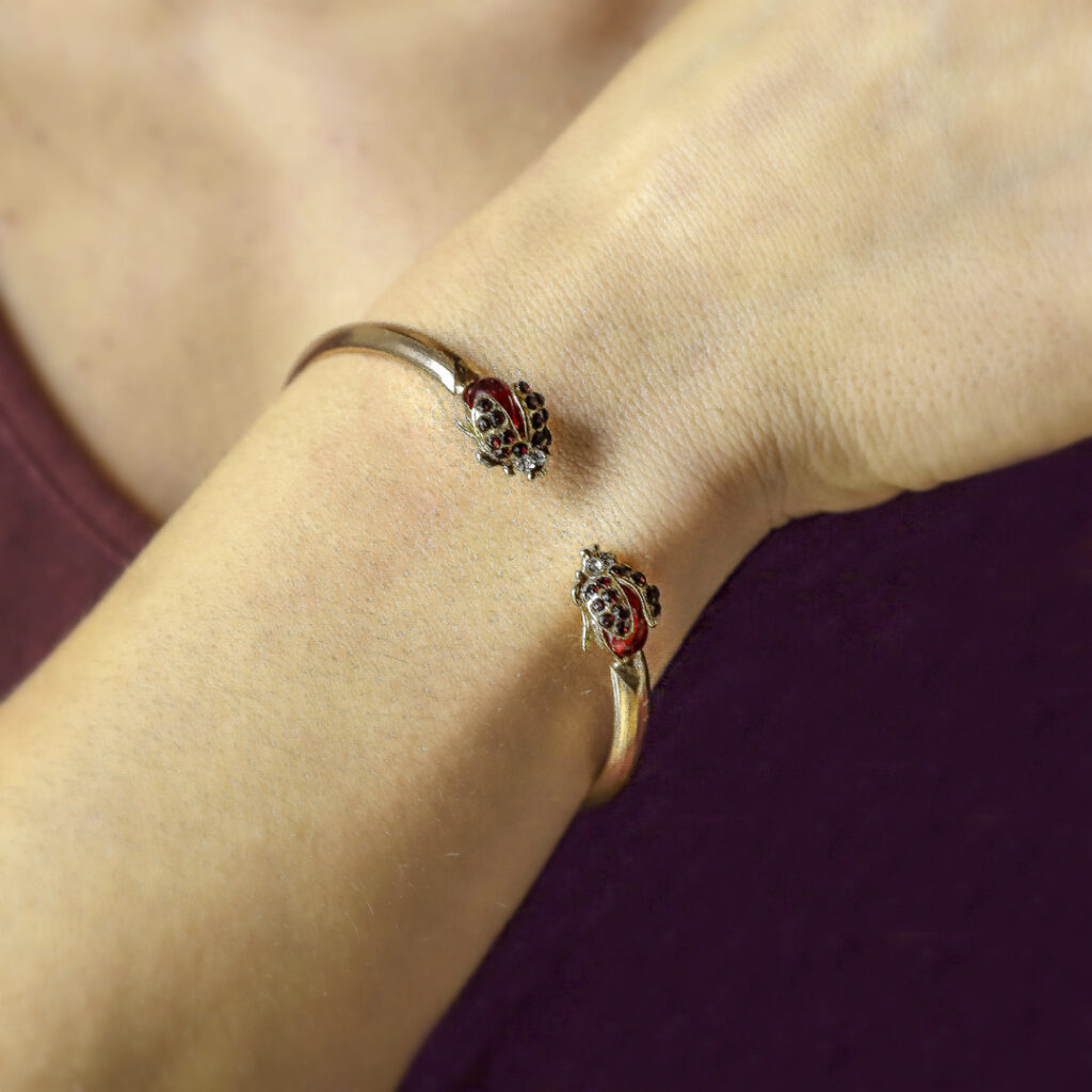 Bracciale Coccinelle: Portafortuna Chic