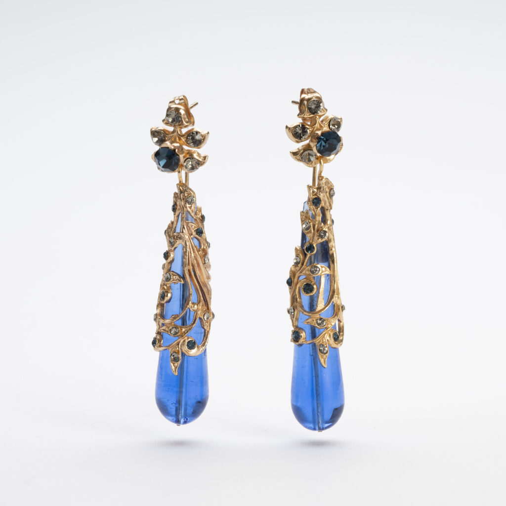 Eleganza Art Nouveau: Orecchini in Vetro di Murano e Cristalli