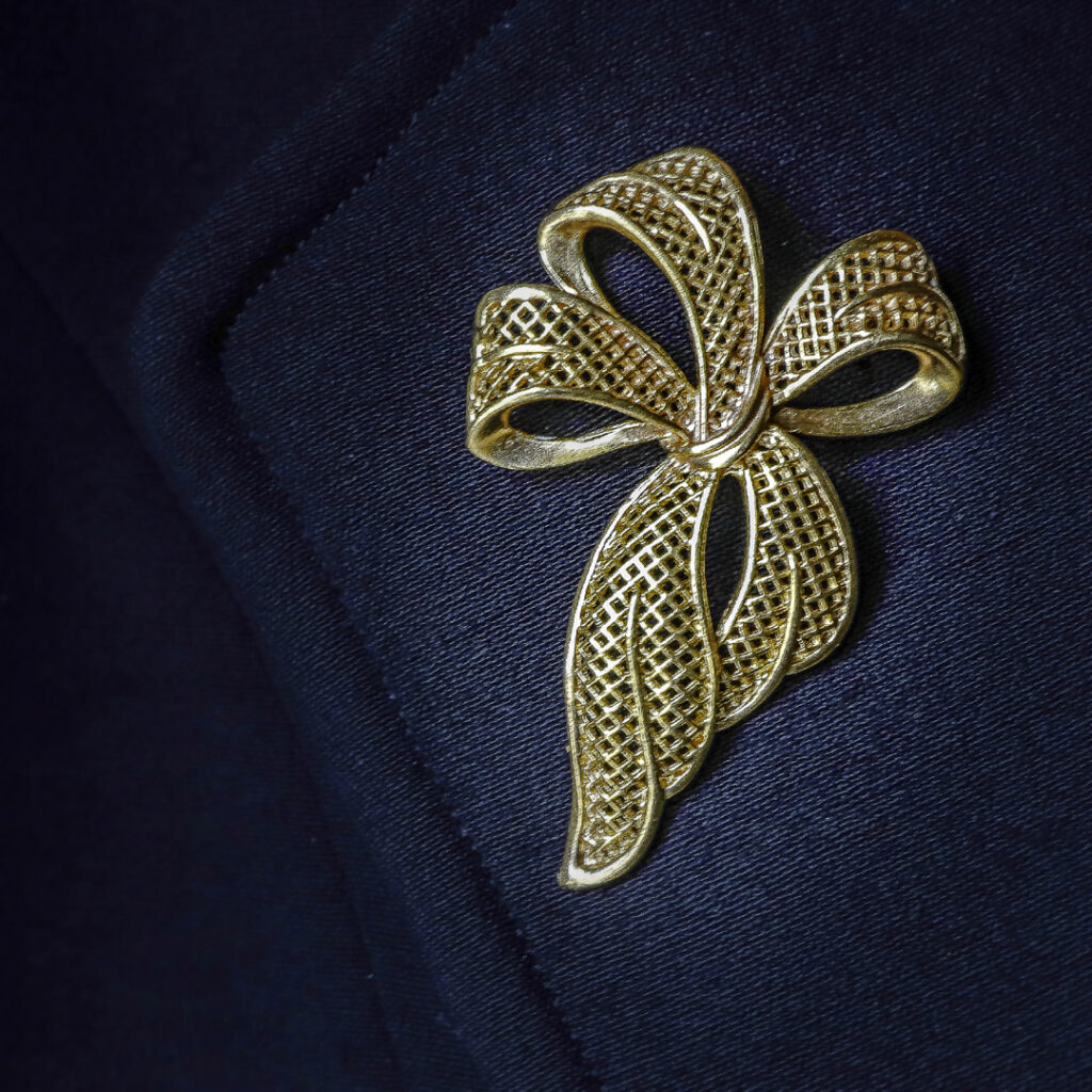 Nastro d'Oro Antico: Il Nodo Prezioso della Tua Eleganza
