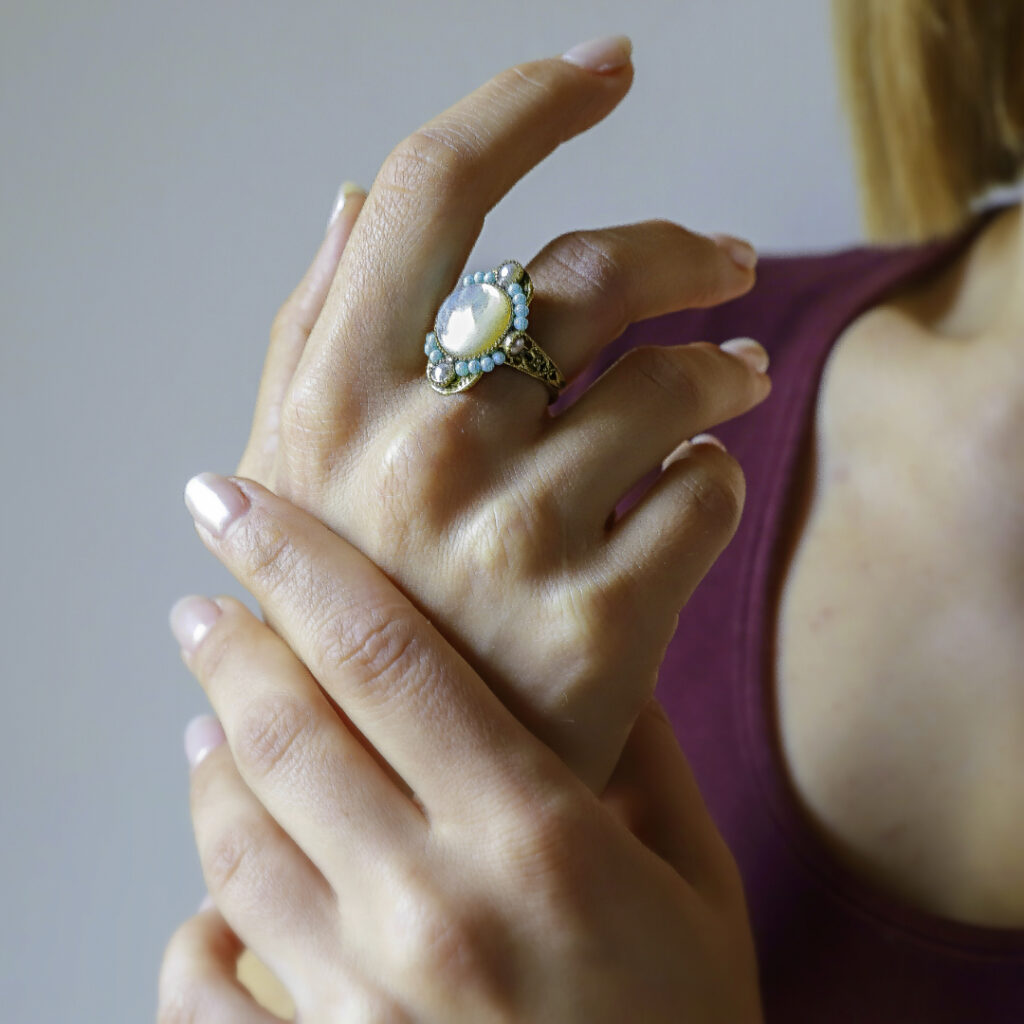 Eleganza "Liberty Borbonico": Anello Artigianale Italiano