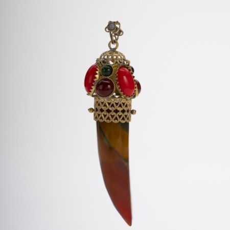 Pendente Corno in Corniola: Gioiello Barocco Portafortuna