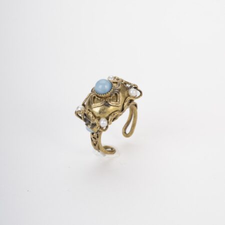 Anello di Cristallo Ceruleo e Perle: Geometria e Romanticismo dal Fascino Antico